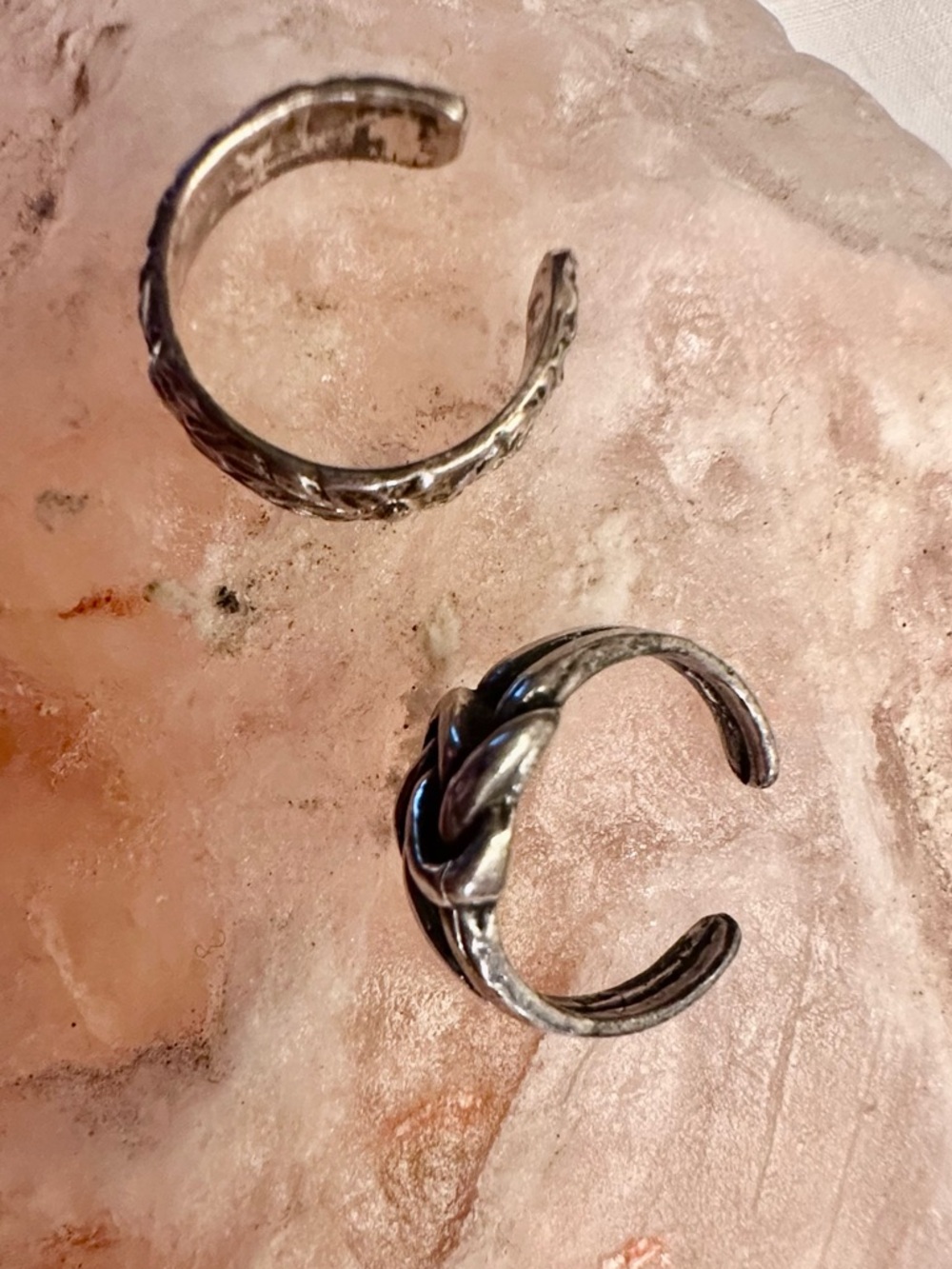 Two toe rings - Picture 2 of 4